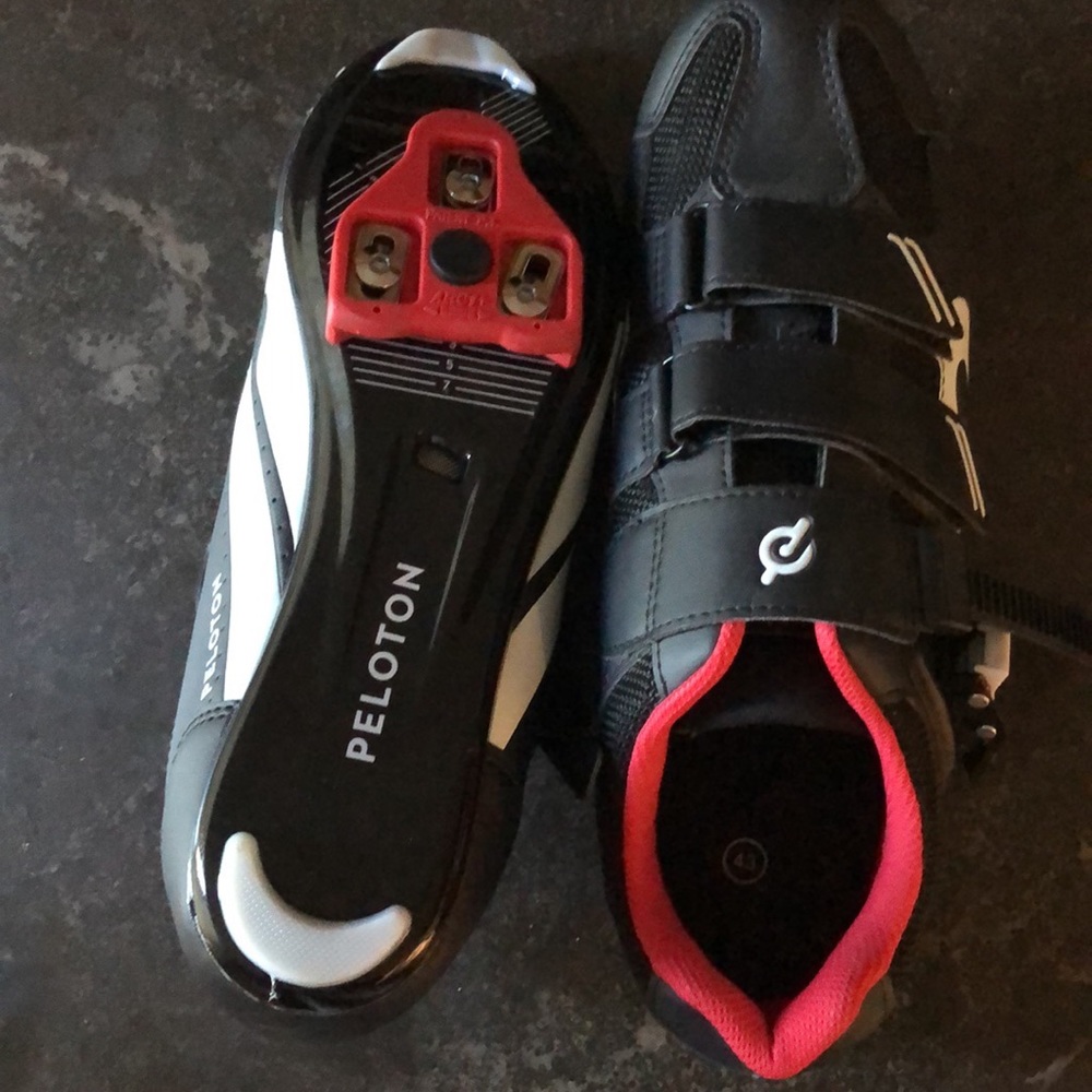 Peloton size 43 bike shoes. Barely used like new